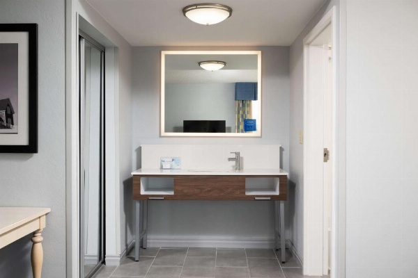 Hampton Inn By Hilton - Suites Cape Cod-West Yarmouth image 13