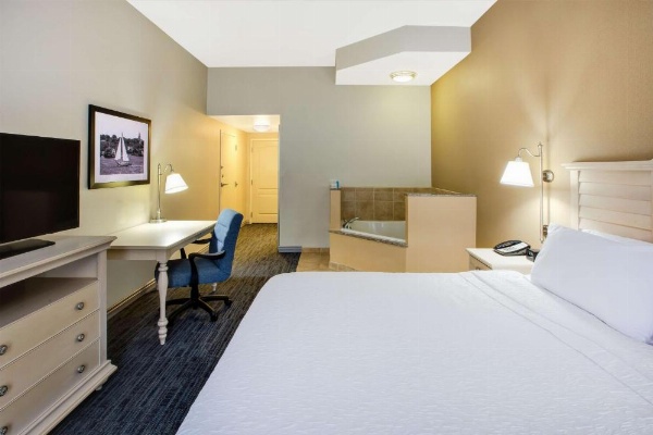 Hampton Inn By Hilton - Suites Cape Cod-West Yarmouth image 19