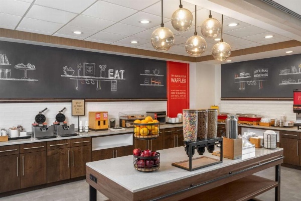 Hampton Inn By Hilton - Suites Cape Cod-West Yarmouth image 8